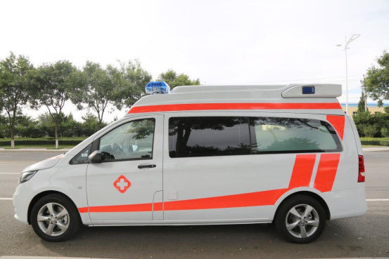 Mercedes Benz Ambulanza Medica Benzina 7 posti 4×2 Bianco