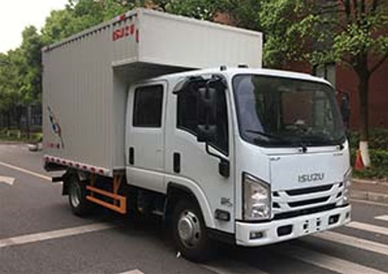 Un buon prezzo. Camion isolato a 5 posti 126 CV Isuzu furgone di consegna trasmissione manuale cabina alta in linea