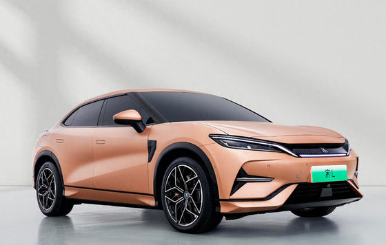 Un buon prezzo. BYD Song L Sedan 5 posti 2 ruote a trazione 4×2 Range di 500 chilometri in linea